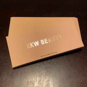 KKW BEAUTY CLASSIC EYESHADOW PALETTE